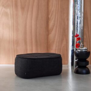 wohnli-moebel-suche-M25096795-1 Hocker mit strukturiertem Bouclé-Bezug in schwarz 91x40x63cm Stoff Schwarz sweeek Sofas und Sessel Sessel, Poufs und Fußbänke Sitzsäcke
