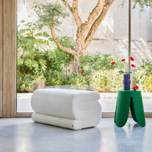 wohnli-moebel-suche-M25096895-1 Design-Sitzbank mit cremeweißem Bouclé-Bezug 1-2 Plätze 92x45x50cm Stoff Beige sweeek Möbel Esszimmermöbel Sitzbank und Holzbank