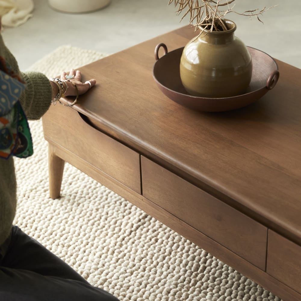 wohnli-moebel-suche-M25105685 Wohnli Möbelsuche - Couchtisch aus massivem Mangoholz Gabrielle