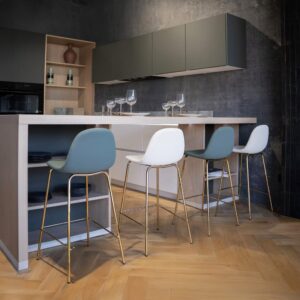 wohnli-moebel-suche-M25134377-1 Pack mit 4 weißen und grünen Stühlen für Inselküche 65 cm 41x89x43cm PVC - Polyvinlychlorid Weiß Maison Pavane Möbel Esszimmermöbel Barhocker