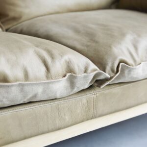 wohnli-moebel-suche-M25198083-1 Sofa 2-Sitzer aus massivem Eichenholz und Leder Cheyenne 166x77x90cm Holz Braun Tikamoon Sofas und Sessel Sofas 2-Sitzer-Sofas & 3-Sitzer-Sofas