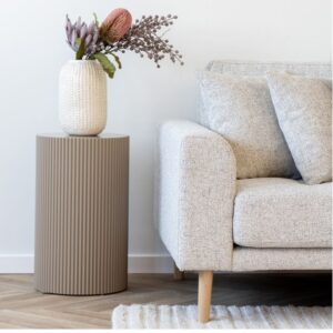 wohnli-moebel-suche-M25206761-1 Beistelltisch in dunklem Sand ø30 cm 30x50x30cm Holz Beige Moloo Möbel Wohnzimmermöbel Beistelltische