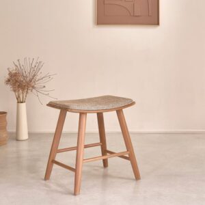 wohnli-moebel-suche-M26003501-1 Hocker aus massivem Teakholz und Greige-Samt 45 cm 48x47x35cm Holz Beige BERAH GETAH Möbel Esszimmermöbel Barhocker