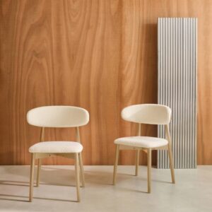 2er-Set Stühle aus naturfarbenem Heveaholz mit cremeweißem 57x79x50cm Stoff Beige sweeek Möbel Esszimmermöbel Stühle