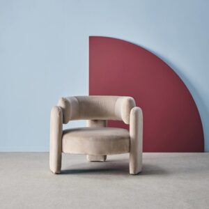 wohnli-moebel-suche-M26007939-1 Dreibeiniger Sessel mit beigem Stoffbezug aus Samt 92x71x86cm Holz Beige sweeek Sofas und Sessel Sessel, Poufs und Fußbänke Sessel