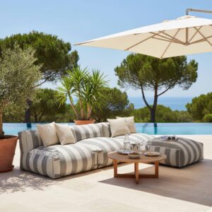wohnli-moebel-suche-M26027312-1 Modulares Gartenmöbelset mit 3 Sesseln und 1 gestreiftem grauen Pouf 255x65x170cm PES - Polyester Grau Oviala Sofas und Sessel Sessel, Poufs und Fußbänke Sitzsäcke