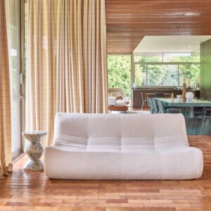 wohnli-moebel-suche-M26037053-1 3-Sitzer Sofa mit strukturiertem Bouclé-Bezug weiß 182x72x105cm Stoff Weiß sweeek Sofas und Sessel Sofas 2-Sitzer-Sofas & 3-Sitzer-Sofas