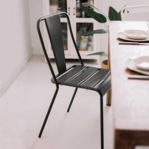 wohnli-moebel-suche-M26039892-1 Metallstuhl im industriellen Stil Kohlengrau 43x83x49cm Stahl Grau Oviala Möbel Esszimmermöbel Stühle