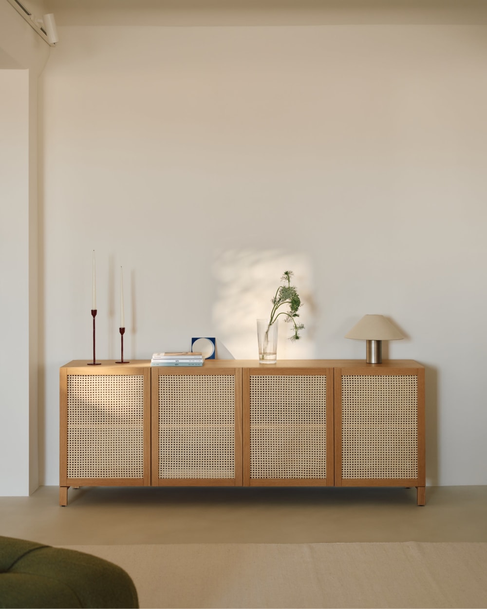 Sideboard aus Eiche und Naturfasern 200x75x40cm Holz Braun Hannun Möbel Schlafzimmermöbel Kommoden