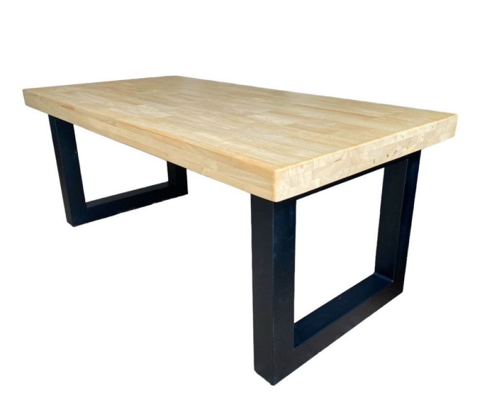 Wohnli Möbelsuche - Niedriger Tisch aus Eichenholz und Stahl