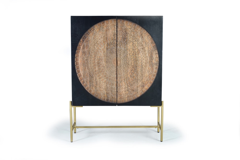 Wohnli Möbelsuche - Schrank aus Mangoholz und goldfarbenem Metall